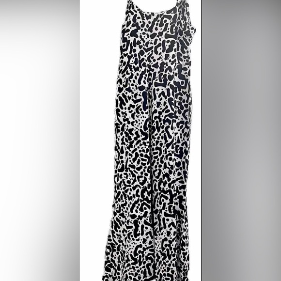 LITA by Ciara Tie Front Jumpsuit In King Cheetah Print Size L MSRP-$398 NWOT - Picture 3 of 5